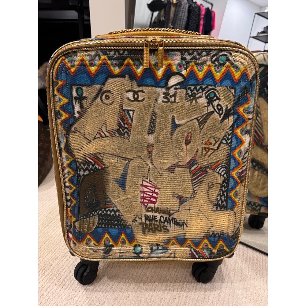 CHANEL - *Authentic* 2019 * *RARE** Pre Fall Graffiti Trolley, Gold/Multi